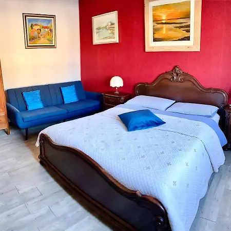 Pang's Bed & Breakfast