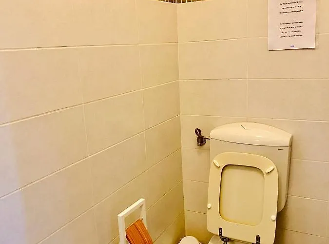 Pang's Bed & Breakfast 3*