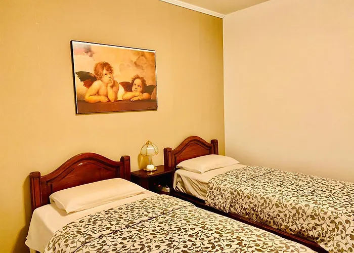 Pang's Bed & Breakfast 3*